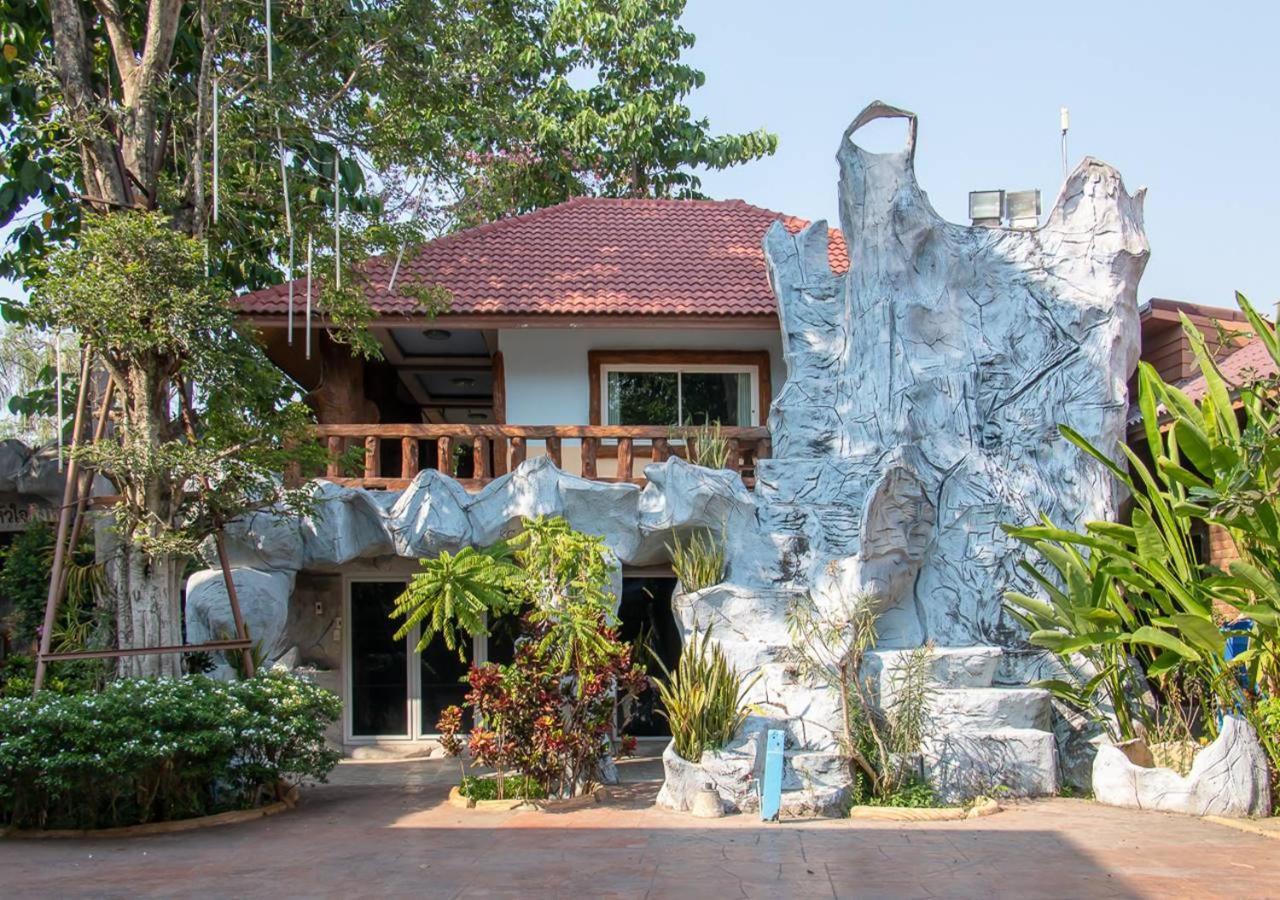Suwanna Riverside Chai Nat Екстериор снимка